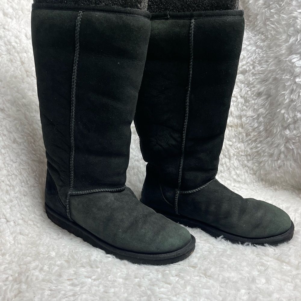 UGG Australia leather  black classic tall boots sheepskin shearling lining SZ9